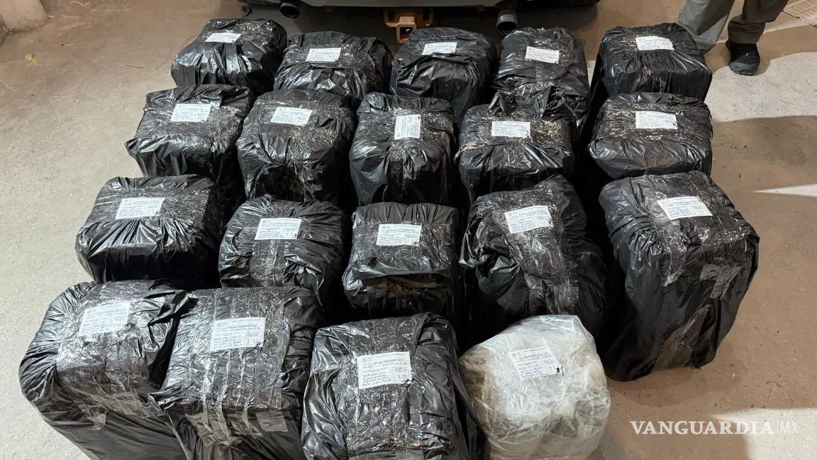Decomisan más de 86 kg de cristal, 32 kg de mariguana y 193 mil litros de hidrocarburo en Coahuila Decomisan más de 86 kg de cristal, 32 kg de mariguana y 193 mil litros de hidrocarburo en Coahuila
