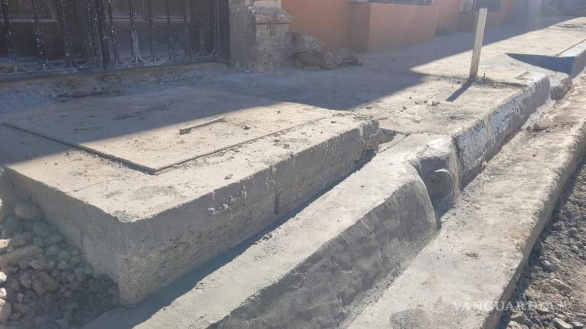 Saltillo: se compromete municipio a dejar libres puertas y desagües por elevación de banquetas en General Cepeda Saltillo: se compromete municipio a dejar libres puertas y desagües por elevación de banquetas en General Cepeda