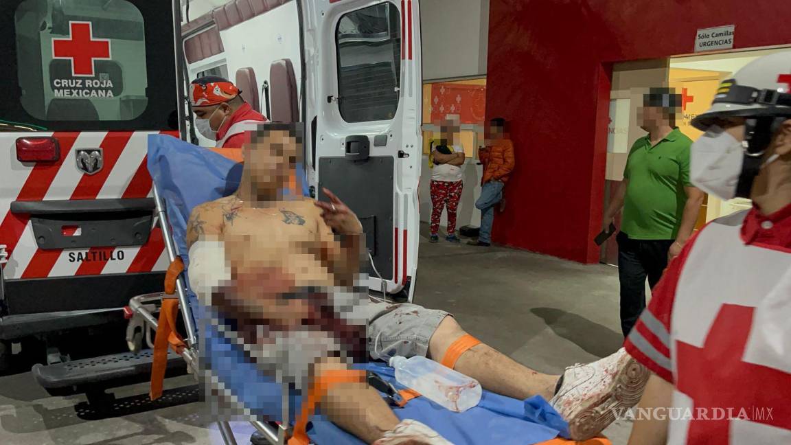 Los heridos fueron trasladados de urgencia al Hospital General tras recibir atención inicial en la Cruz Roja. $!Los heridos fueron trasladados de urgencia al Hospital General tras recibir atención inicial en la Cruz Roja.