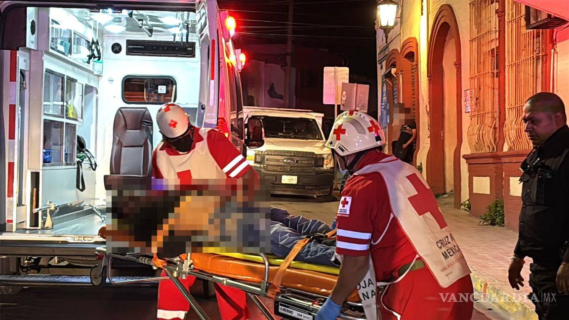 Ambos jóvenes fueron llevados al Hospital General con heridas graves y sin poder ser identificados. $!Ambos jóvenes fueron llevados al Hospital General con heridas graves y sin poder ser identificados.