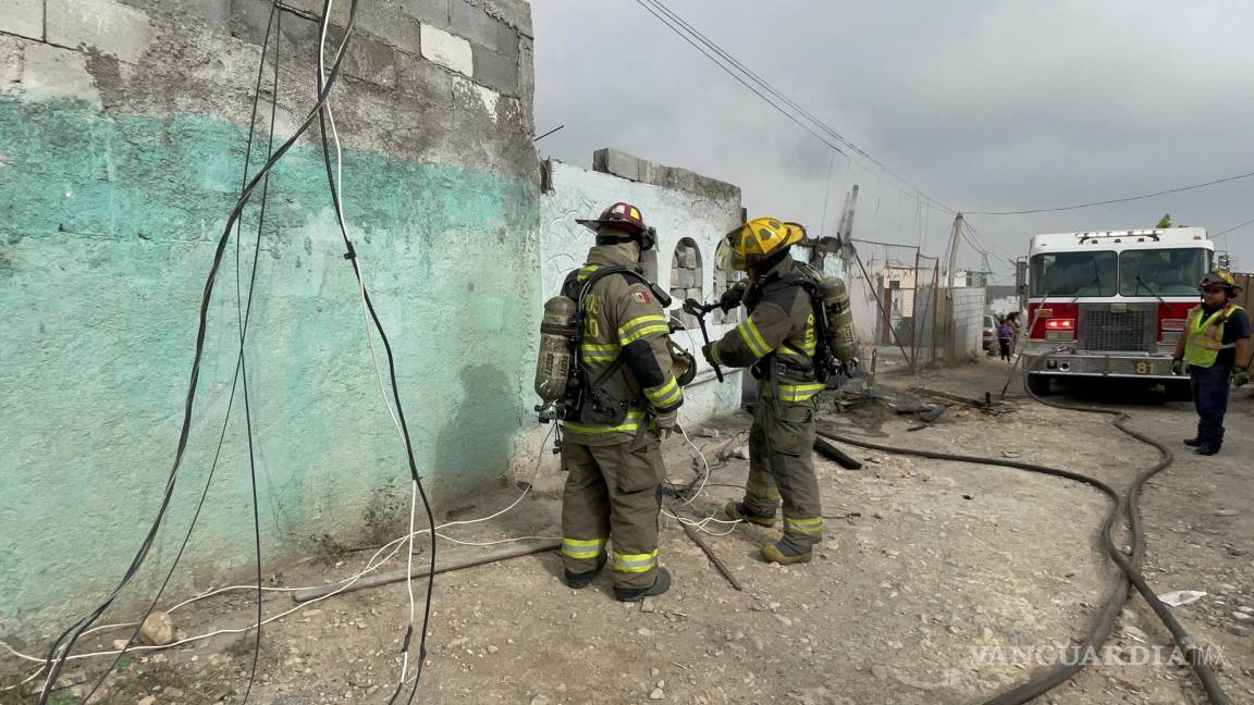 Arde vivienda al sur de Saltillo; señalan a ocupantes por venta de droga y robos Arde vivienda al sur de Saltillo; señalan a ocupantes por venta de droga y robos