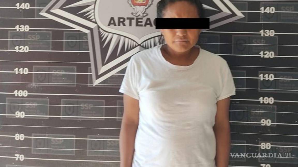 Detienen a mujer por provocar incendio en zona de alto riesgo en Arteaga Detienen a mujer por provocar incendio en zona de alto riesgo en Arteaga