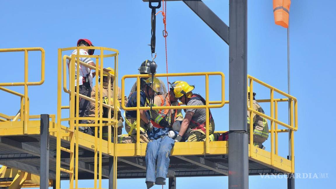 Refuerzan preparación de bomberos en Monclova con simulacros exigentes Refuerzan preparación de bomberos en Monclova con simulacros exigentes