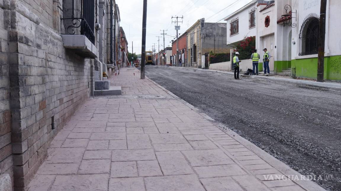 Saltillo: Tamaño de banquetas no permitió colocación de líneas tactopodales en la calle General Cepeda Saltillo: Tamaño de banquetas no permitió colocación de líneas tactopodales en la calle General Cepeda
