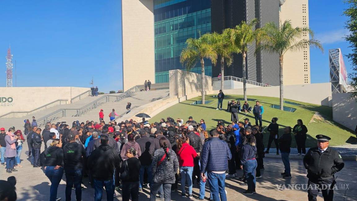 Protestan tianguistas y comerciantes de Torreón contra la reducción de espacios en la vía pública Protestan tianguistas y comerciantes de Torreón contra la reducción de espacios en la vía pública