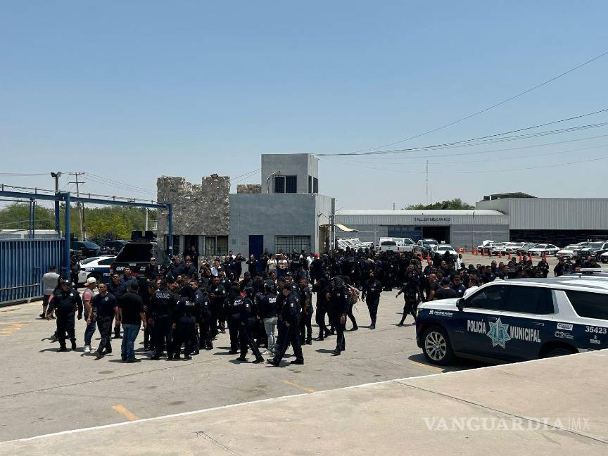 Policías de Torreón denunciaron ser retenidos en Seguridad Pública Municipal, lo que derivó en la intervención estatal y federal. $!Policías de Torreón denunciaron ser retenidos en Seguridad Pública Municipal, lo que derivó en la intervención estatal y federal.