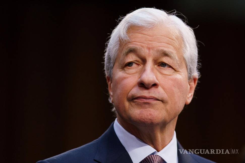 El presidente y director ejecutivo de JPMorgan Chase Jamie Dimon, advirtió que la política arancelaria de Trump, está provocando entorno geopolíticomás peligroso”. $!El presidente y director ejecutivo de JPMorgan Chase Jamie Dimon, advirtió que la política arancelaria de Trump, está provocando entorno geopolíticomás peligroso”.