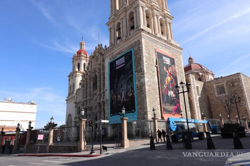 La Catedral de Santiago en Saltillo luce las lonas publicitarias, parte de la promoción de la reciente visita al Vaticano por parte del gobierno estatal. $!La Catedral de Santiago en Saltillo luce las lonas publicitarias, parte de la promoción de la reciente visita al Vaticano por parte del gobierno estatal.