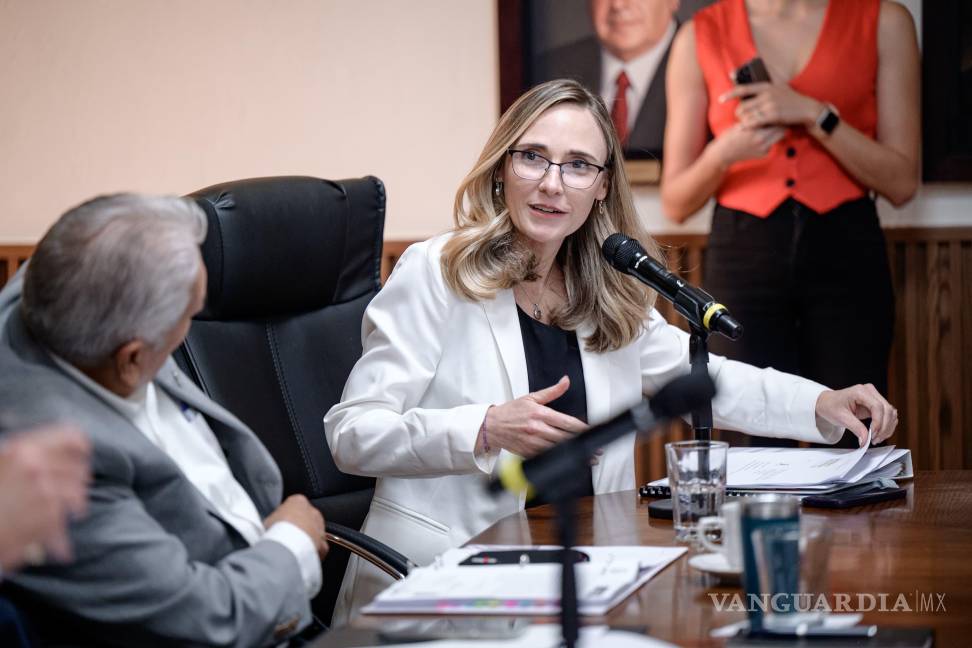 La contralora Patricia Peña Aguirre informó que se alcanzó el 100 % de cumplimiento en la declaración patrimonial de las y los funcionarios municipales. $!La contralora Patricia Peña Aguirre informó que se alcanzó el 100 % de cumplimiento en la declaración patrimonial de las y los funcionarios municipales.