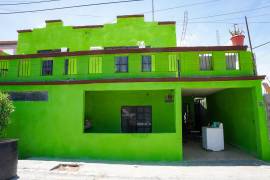 93 viviendas de la colonia Santos Saucedo lucen fachadas renovadas gracias al programa “Enchúlame la casa”.