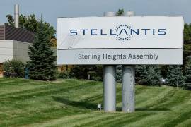 Stellantis apresura la importación de autopartes desde México y Canadá.