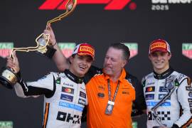 El equipo McLaren celebró su 16ª victoria en Mónaco, la primera desde 2008, consolidando su dominio en el campeonato de constructores.