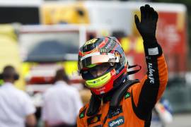 Oscar Piastri celebra su primera pole de la temporada tras superar a Lando Norris y a Max Verstappen en una Q3 muy cerrada.