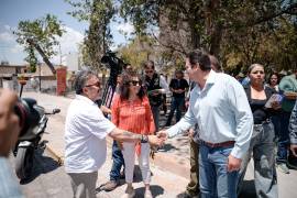 El alcalde Javier Díaz González recorrió la calle General Cepeda para constatar los avances en pintura de fachadas, como parte del rescate del Centro Histórico.