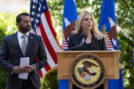 Pam Bondi, fiscal de EU, dijo que los detenidos podrían alcanzar la pena máxima de prisión y hasta cadena perpetua.