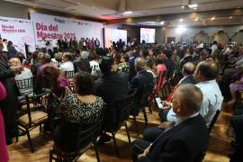 En Coahuila, mientras la economía avanza, los salarios del magisterio se han rezagado frente a la inflación y el alto costo de vida. A pesar de su papel fundamental en la educación, muchos docentes enfrentan precariedad económica, con sueldos que no alcanzan para cubrir las necesidades básicas.