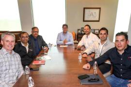 El Gobernador del Estado encabezó la reunión que se llevó a cabo con empresarios vinculados a este proyecto.