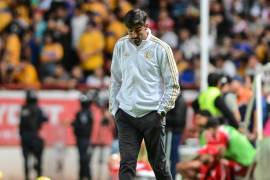El exentrenador serbio registró 16 victorias, 6 empates y 8 derrotas en su paso por el banquillo felino.