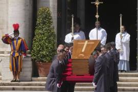 Concluidos los eventos fúnebres, la atención se centra ahora en el cónclave del que saldrá el relevo de Francisco. Está previsto que la tendencia mercantil continúe.