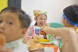 Aunque el programa federal “Vida Saludable” busca erradicar la comida chatarra en escuelas, muchas instituciones en Saltillo ofrecieron alimentos ultraprocesados durante el Día del Niño; otras sí adoptaron medidas más saludables alineadas con la nueva normativa.