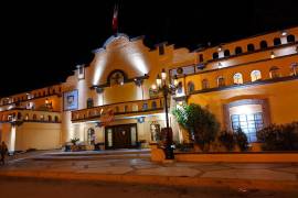 Sin modificar su estructura, la entrada a la Presidencia Municipal de Ramos Arizpe, será mejorada.