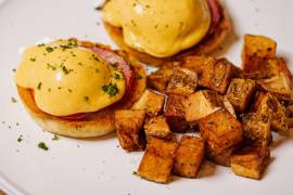 Los clientes encontrarán deliciosos platillos con influencia mexicana, europea y estadounidense.