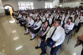 A pesar de problemas, los alumnos pudieron concluir sus estudios, por su empeño y el de los maestros.