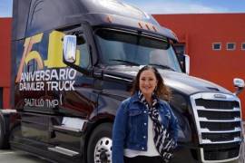 La presidenta y CEO de Daimler Truck México, Marcela Barreiro, expresó una cálida felicitación a la planta y sus trabajadores.