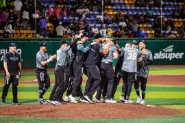El mánager Enrique “Che” Reyes celebró la hazaña, que significó también el undécimo juego sin hit ni carrera en la historia de la franquicia.