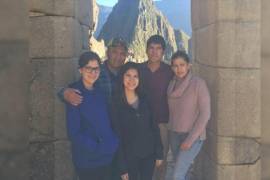 Trágico. Los cinco integrantes de la familia fallecieron en un accidente aéreo cuando visitaban el Monte Everest, en Nepal, Katmandú.