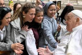 El Vaticano informó que un ictus cerebral seguido de un fallo cardiocirculatorio irreversible fue la causa de su deceso. Su muerte marca el inicio del proceso para elegir a un nuevo Papa.