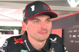 Max Verstappen fue sancionado con diez segundos y tres puntos en su superlicencia tras un incidente con George Russell en el Gran Premio de España 2025.