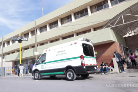 Agentes de la Fiscalía acudieron al hospital para iniciar la investigación por homicidio.