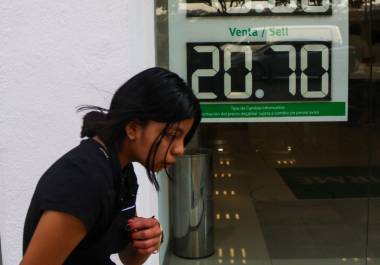 El término “huachicoleo de remesas” alude al posible surgimiento de rutas informales o ilegales para el envío de dinero, como una forma de evadir el nuevo gravamen.