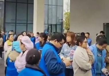 Al menos 16 millones de empleos en muchas industrias en China están en riesgo debido a la imposición por parte del presidente Trump de un arancel del 145% a las importaciones chinas.