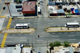 El programa ha rehabilitado vialidades estratégicas como el bulevar Manuel Acuña y la avenida Federalismo con asfalto caliente.