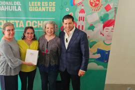 Autoridades universitarias encabezaron la presentación del libro en la Sala “Enriqueta Ochoa” de Ciudad Universitaria, reconociendo a las 110 mujeres cuyas historias de liderazgo y compromiso forman parte de esta nueva edición.