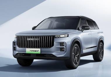 La Jaecoo 7 PHEV ofrece un diseño moderno con detalles exclusivos que la distinguen de su versión a gasolina.