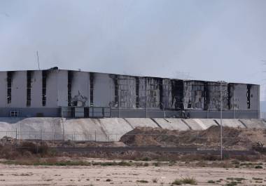 La Planta 5 de Daimay, ubicada en el Parque Industrial Finsa, quedó completamente destruida tras un incendio registrado la tarde del domingo.