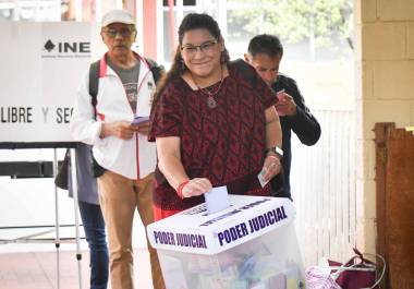El TEPJF determinó no investigar el apoyo que recibió Lenia Batres en su campaña para mantenerse como ministra de la Suprema Corte, por parte de morenistas en Querétaro y Guanajuato.