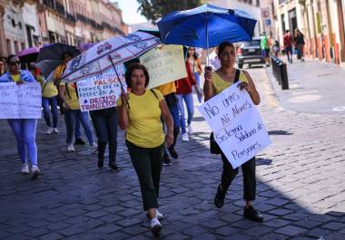 Desde hace más de tres semanas, la CNTE se ha movlizado en diferentes partes del país exigiendo que se deroga la ley de 2007 del ISSSTE.