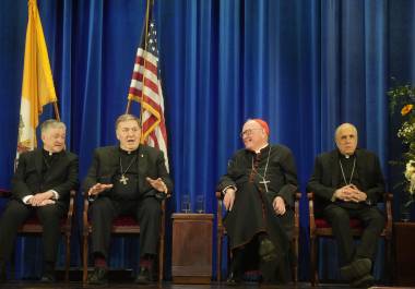 De izquierda a derecha, los cardenales estadounidenses Blase Cupich de Chicago, Joseph Tobin de Newark, Timothy Dolan de Nueva York, y Daniel Di Nardo, arzobispo emérito de Galveston-Houston en Roma.