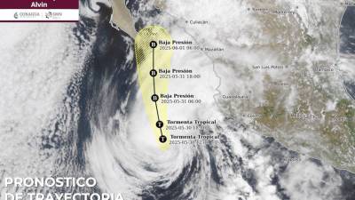El paso de la Tormenta Tropical ‘Alvin’ por el océano Pacífico, la cual actualmente se encuentra al frente de las costas de Jalisco, a 440 km al oeste-suroeste de Playa Pérula, y enfilaba hacia La Paz, Baja California Sur, reportó el SMN de la Conagua.