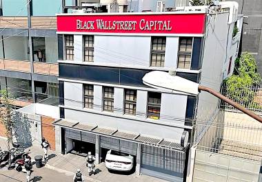 Discrepancias millonarias señaladas por la FGR contra seis empresas que operan en el sistema financiero mexicano y a las que investiga por lavado de dinero.