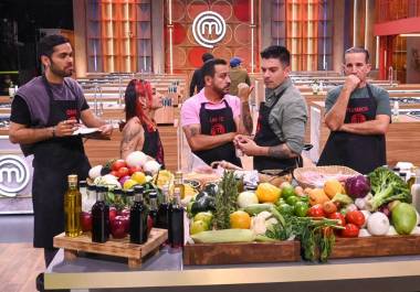 MasterChef Celebrity México 2025 llegó a su décima eliminación con emociones al límite, estrategias inesperadas y una despedida que conmovió a todos.
