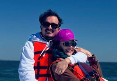 Usuarios de redes sociales se vieron alarmados luego de que se difundieran fotos de Ricardo Pérez, novio de Susana Zavaleta y miembro del famoso podcast ‘La Cotorrisa’, donde se observa en un hospital.