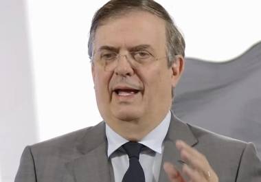 Marcelo Ebrard anuncia que las autopartes mexicanas mantendrán arancel cero en EU gracias al T-MEC. La medida fortalece el sector automotriz y asegura 70 mil millones de dólares en exportaciones.